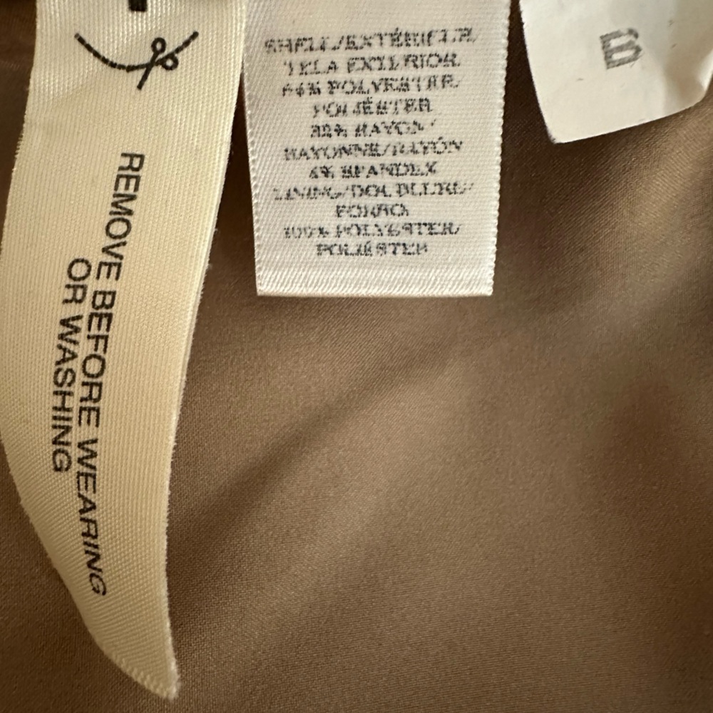 Classic with an edge! EUC Ann Taylor Pencil Skirt Size 2P - Picture 6 of 8